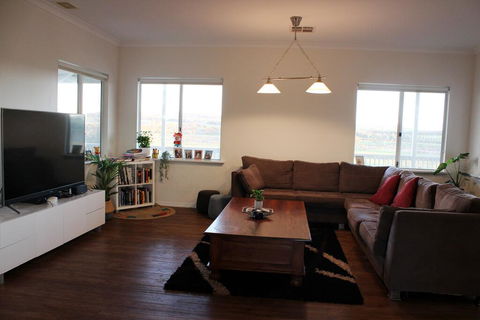 A Better Life Animal Sanctuary FarmStay - Private Two-Bedrooms, Lounge Room & Bathroom & Toilet, Shared Kitchen - QLD Tourism 3