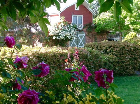 A Country Barn Retreat - QLD Tourism 0