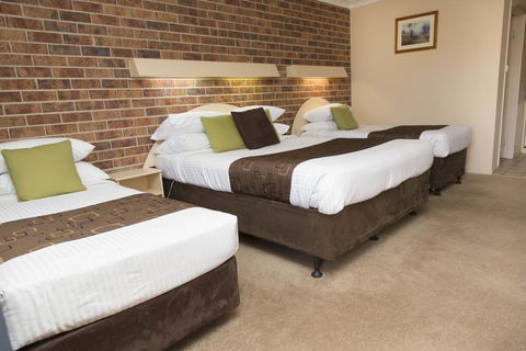 A Line Motel - QLD Tourism 3