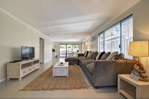 A Little Luxury In Town - Queensland Tourism 3