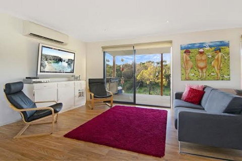 A One One Two At Island Beach - Queensland Tourism 0