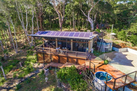 A PERFECT STAY - Ourmuli Cabin - Queensland Tourism 1