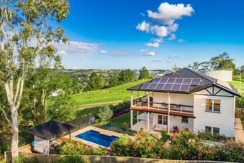 A PERFECT STAY - Serenade - Queensland Tourism 1