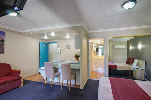 AAA Airport Albion Manor Apartments And Motel - QLD Tourism 2