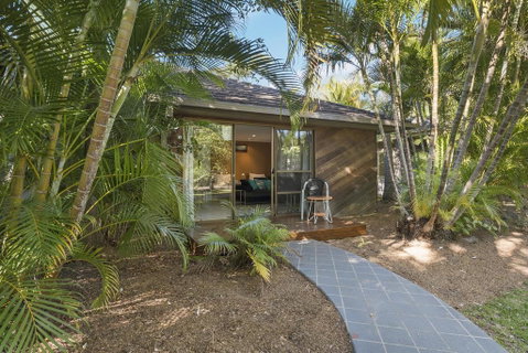 Aanuka Tropical Spa Bure - QLD Tourism 2