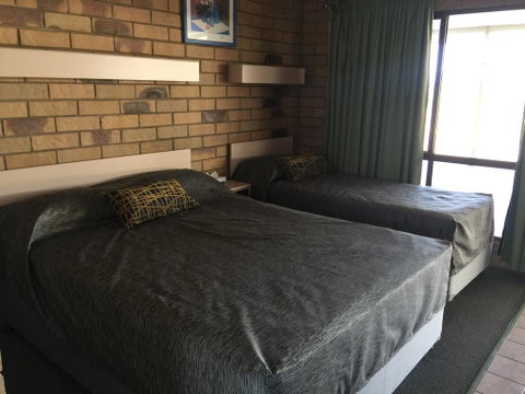 Abacus Motel - QLD Tourism 3
