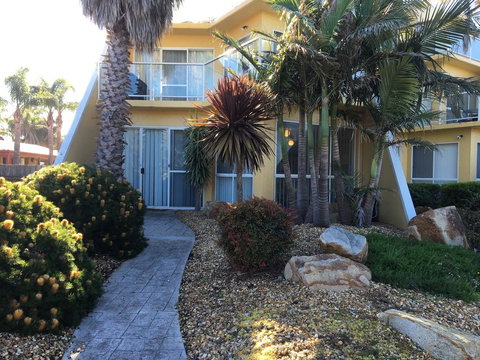 Abel Tasman On Esplanade - Queensland Tourism 0