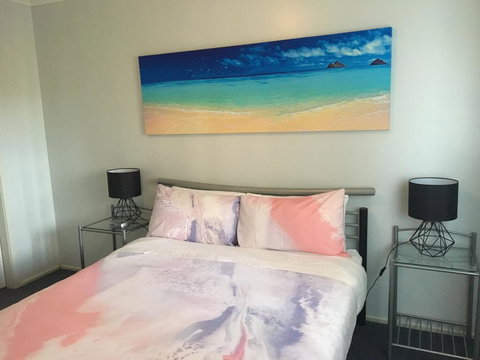 Abel Tasman On Esplanade - Queensland Tourism 1