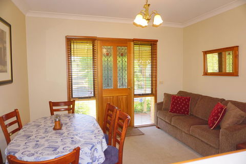 Abrigo Apartment - QLD Tourism 0