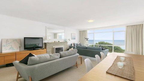 ABSOLUTE BEACHFRONT - FRANKSTON - QLD Tourism 0