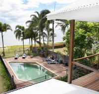 ABSOLUTE BEACHFRONT BLISS  NEWELL BEACH - Queensland Tourism