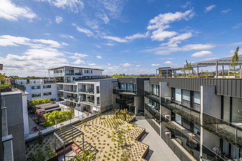 Accommodate Canberra - Northshore - Queensland Tourism 0