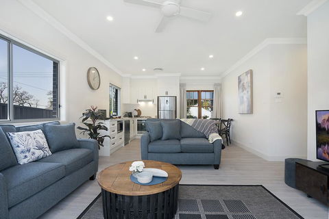 Accommodation Hunter - Adams Street Maitland - Queensland Tourism 3