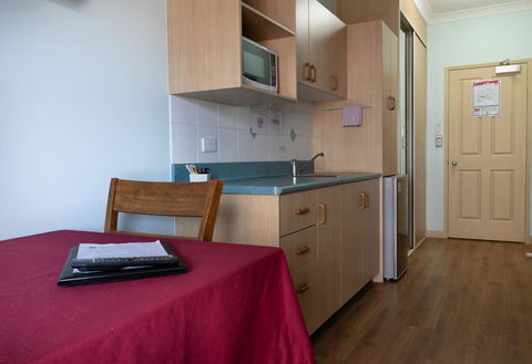 Accommodation On Denham - QLD Tourism 2