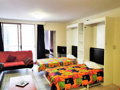 Accommodation Sydney - Pitt Street - Queensland Tourism 2