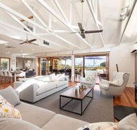 Acqua Vista - water view fireplace walk to beach - Queensland Tourism