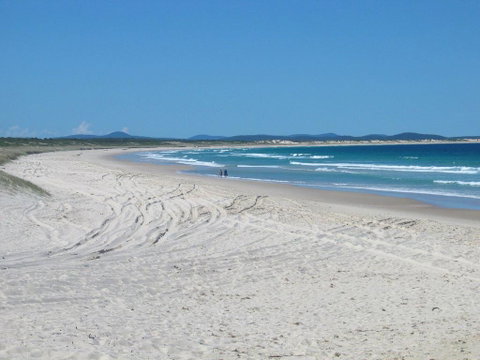 Across The Road From The Beach! - QLD Tourism 3
