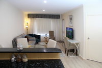 ADELAIDE CBD APARTMENT - 3BR 2BATH  CARPARK