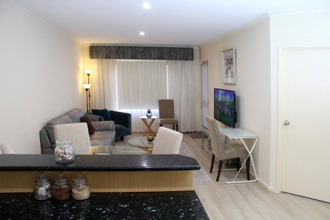 ADELAIDE CBD APARTMENT - 3BR, 2BATH & CARPARK - QLD Tourism 0