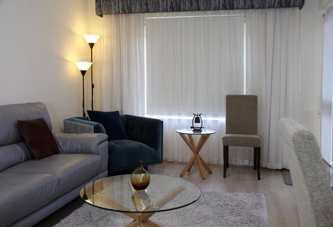 ADELAIDE CBD APARTMENT - 3BR, 2BATH & CARPARK - QLD Tourism 3