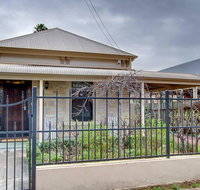 Adelaide close CBD Large Private Studio Apartment in St Peters - QLD Tourism
