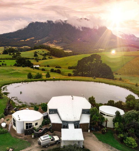 Eagles Nest Retreat - QLD Tourism 0