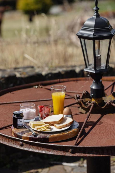 Eagles Nest Retreat - QLD Tourism 1