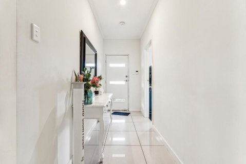 Enfield Executive - QLD Tourism 1
