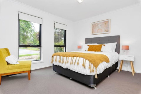Entire Home In Mount Barker - QLD Tourism 3
