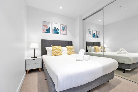 EPORO Tower Modern Apartments Melbourne Central CBD - QLD Tourism 1