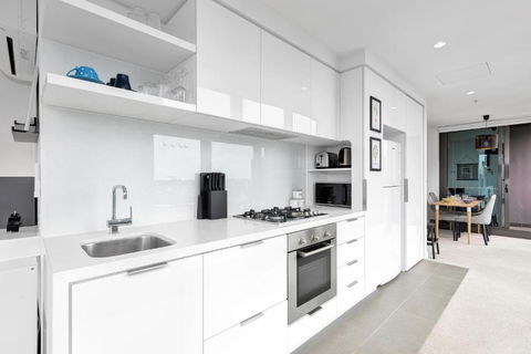 EPORO Tower Modern Apartments Melbourne Central CBD - QLD Tourism 3