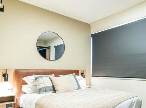 Eyre Hotel - Queensland Tourism 0