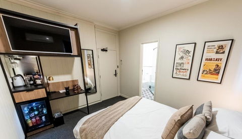 Eyre Hotel - Queensland Tourism 2