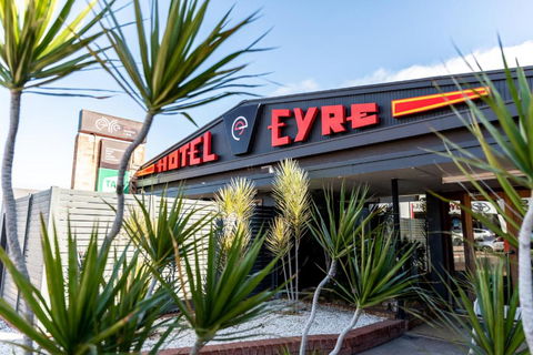 Eyre Hotel - Queensland Tourism 4