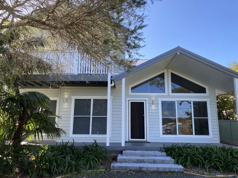 FAIR11W - Fairlight House - QLD Tourism 0