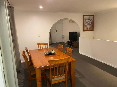 FAMILY 3-bedroom Everton Hills Apartment - QLD Tourism 0