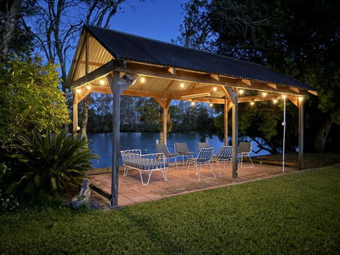 Farm Stay On The River - QLD Tourism 2
