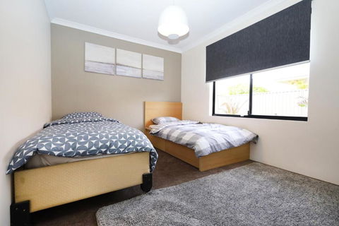 Family Holiday Home - Queensland Tourism 2