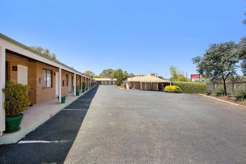 Goldfields Motel - QLD Tourism 3