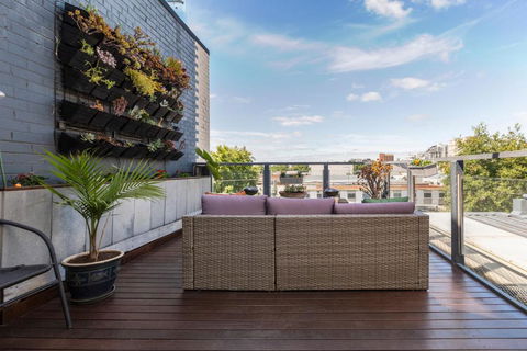 FUN&KY Parking 2 Patios WFH WiFi City Views - QLD Tourism 1