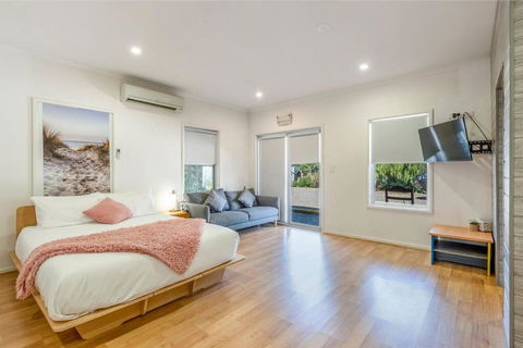 Gawler Townhouses 1b - Queensland Tourism 2