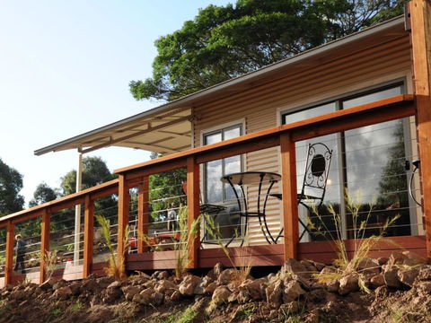 Gisborne Peak Winery Short Term Stays - QLD Tourism 2
