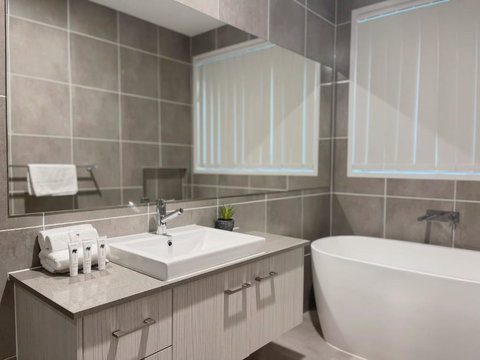 Gold Coast Oasis Villa At Coomera - QLD Tourism 4