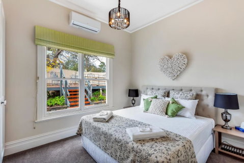 Grandview Accommodation - The Flaxley Apartments - QLD Tourism 2
