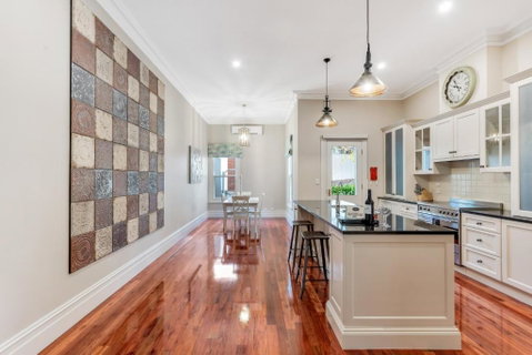 Grandview Accommodation - The Flaxley Apartments - QLD Tourism 4