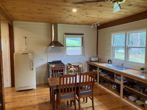 Grannies Lane Cottage - QLD Tourism 1