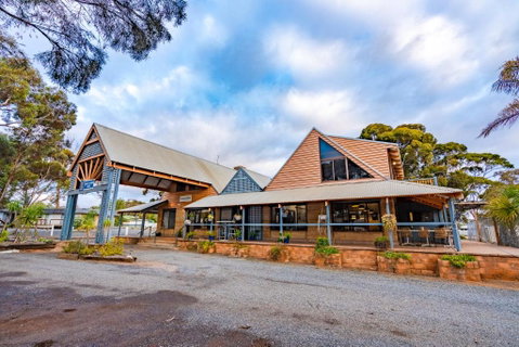 Great Western Motel Norseman - QLD Tourism 1