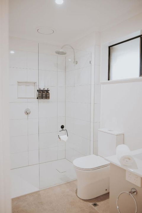 Greenacres Motel - Queensland Tourism 1