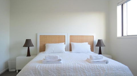 GREENWAY WATERS Apartments - QLD Tourism 4