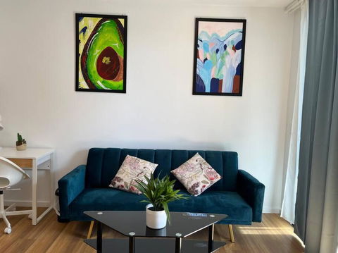 Gungahlin Center-1 Bedroom New Stylish Unit - Queensland Tourism 1